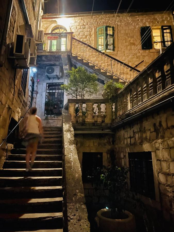 קוטור Cozy 2 Bedroom Apartment In Antique Bizanti Palace מראה חיצוני תמונה