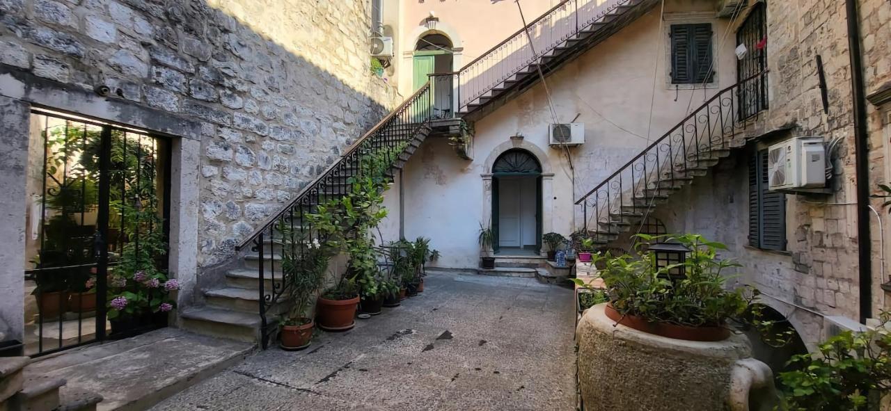 קוטור Cozy 2 Bedroom Apartment In Antique Bizanti Palace מראה חיצוני תמונה